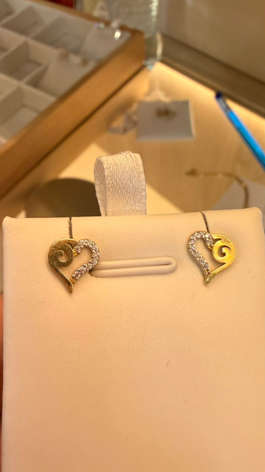 ARETES CORAZON 0.9GR 10K